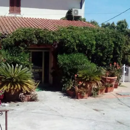 Hébergement de vacances Villetta Appena Ristrutturata A Pochi Passi Dal Mare Marina di Campo
